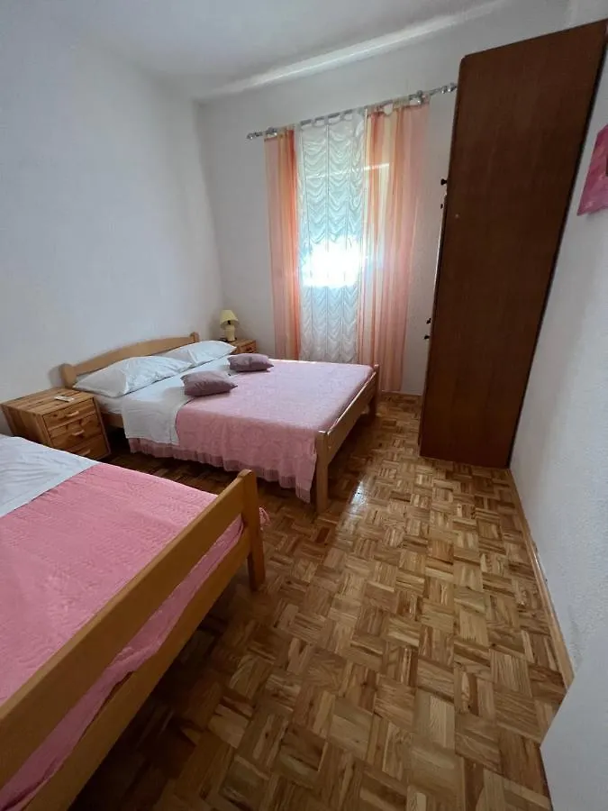 Apartment Vujcic Donji Okrug